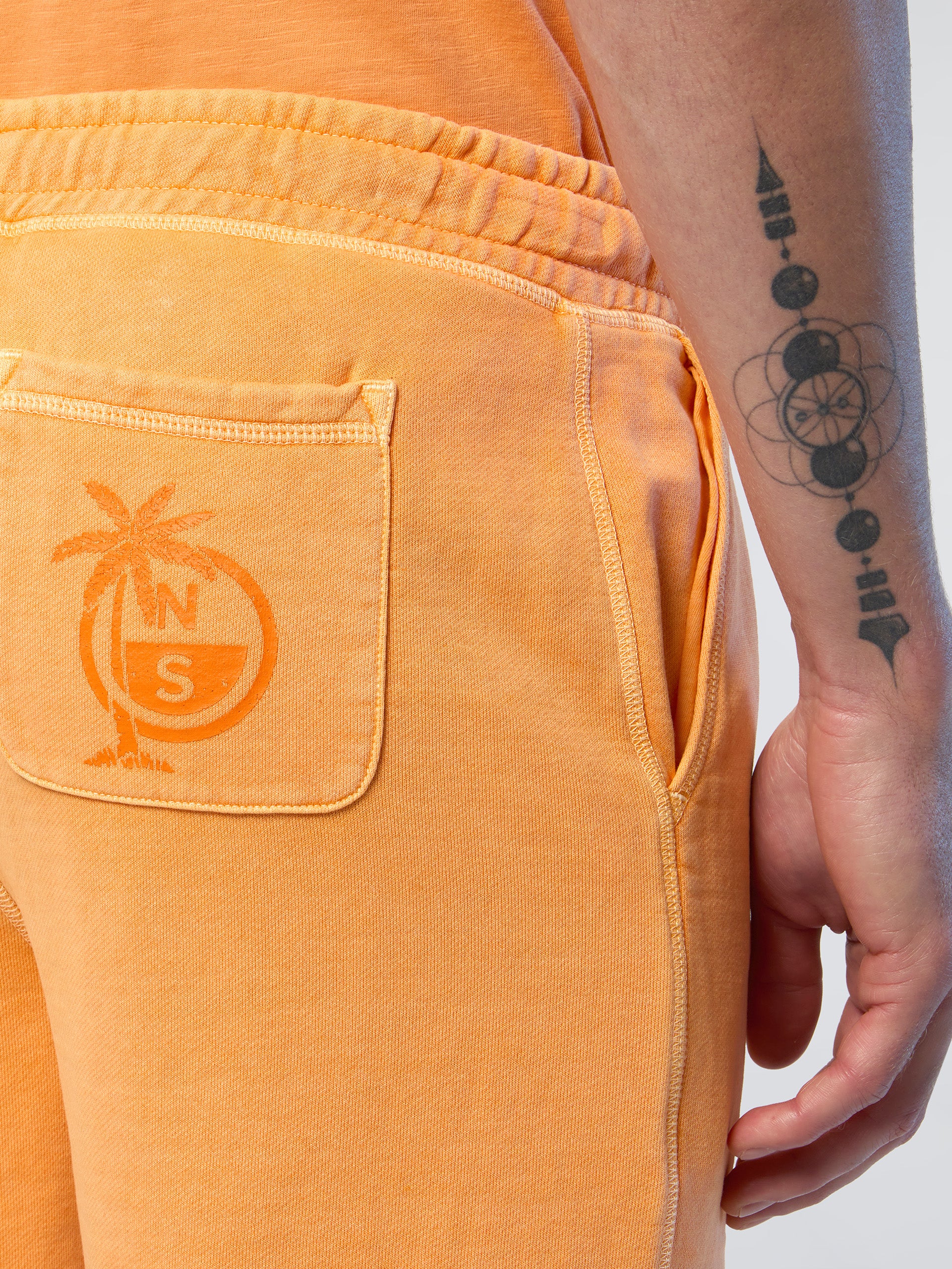 Sweatshorts with palm tree print - Image 10