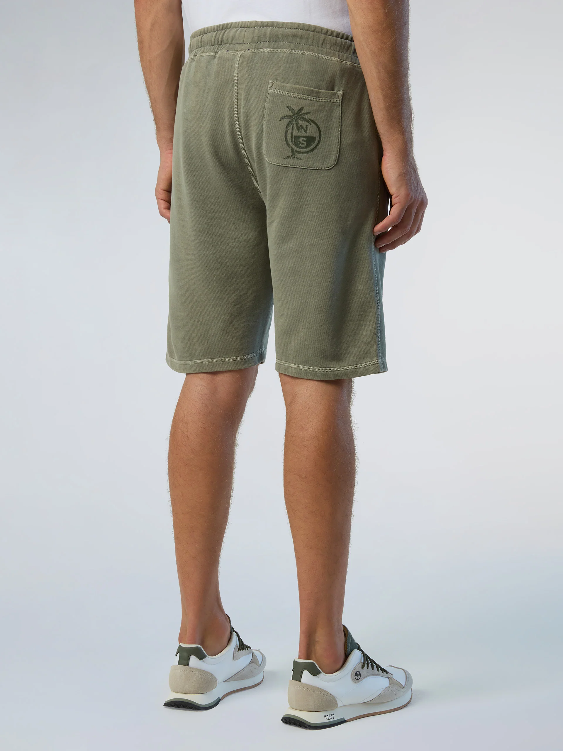 Sweatshorts with palm tree print - Image 4